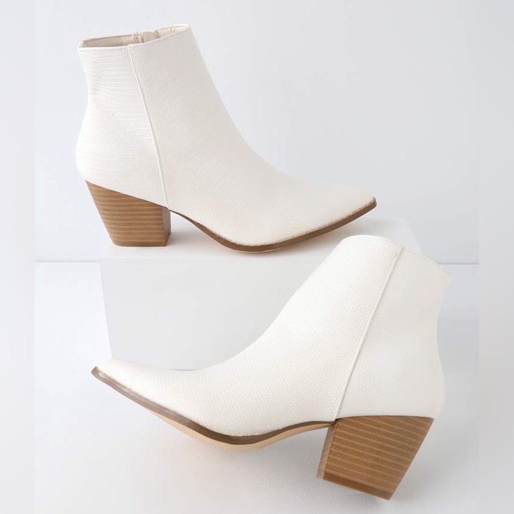 Lulus x Matisse Spirit Ivory Snake Pointed Toe Ankle Booties size 8